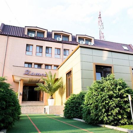 Hotel Zamca Suceava Exterior foto