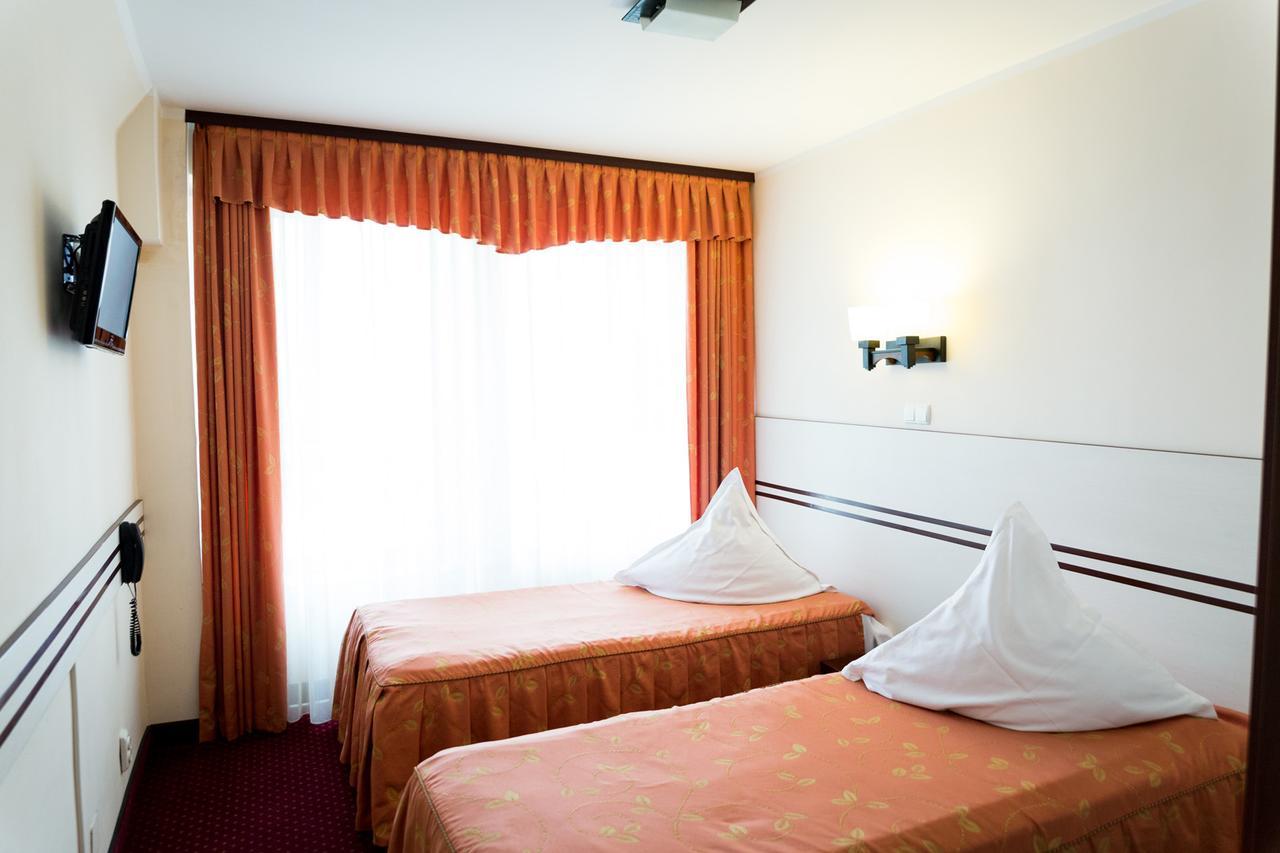 Hotel Zamca Suceava Exterior foto