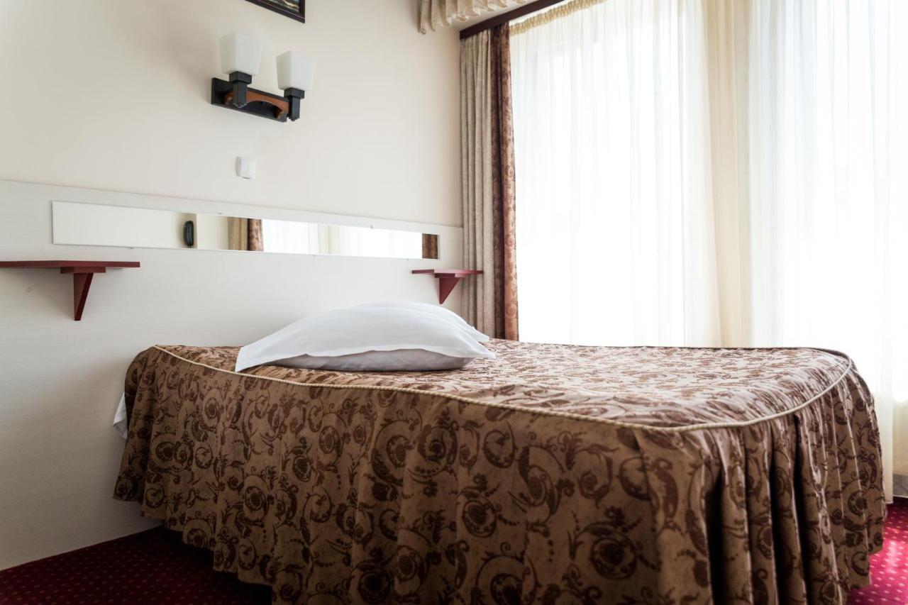 Hotel Zamca Suceava Exterior foto